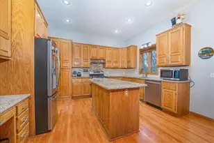 7087 Wellington Ln N, Maple Grove, MN 55369 - Photo 10