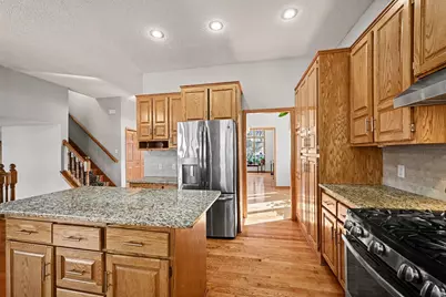 7087 Wellington Lane N, Maple Grove, MN 55369 - Photo 8