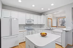 13848 52nd Ave N, Plymouth, MN 55446 - Photo 4