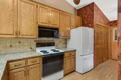 14589 Embassy Avenue, Apple Valley, MN 55124 - Photo 4