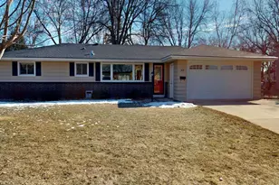 418 Ridge Rd, Albert Lea, MN 56007 - Photo 1