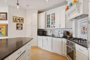 700 Grand Ave, Saint Paul, MN 55105 - Photo 14