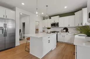 20325 Gadget Cir, Lakeville, MN 55044 - Photo 2