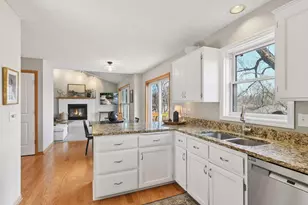 5220 Yorktown Ln N, Plymouth, MN 55442 - Photo 16