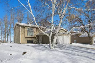 2756 26th St Cir S, Moorhead, MN 56560 - Photo 2