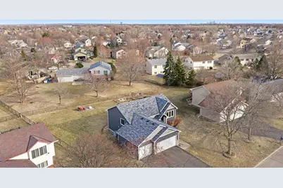 9042 Kentucky Avenue N, Brooklyn Park, MN 55445 - Photo 2