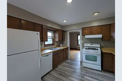 215 W Arrowhead Road, Duluth, MN 55803 - Photo 2