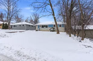3418 Xenia Ave N, Crystal, MN 55422 - Photo 2