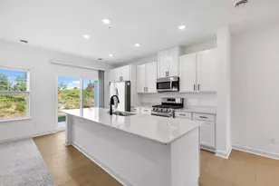 186 HUNTINGTON DR, Waconia, MN 55387 - Photo 4