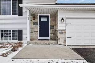 740 Heritage Ln, Belle Plaine, MN 56011 - Photo 2