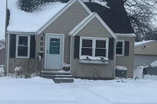 805 4th Ave SE, Waseca, MN 56093 - Photo 2