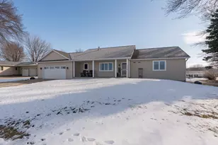 1116 10th St, Gaylord, MN 55334 - Photo 2