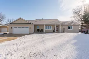 1116 10th St, Gaylord, MN 55334 - Photo 1