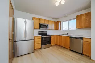 13049 Crimson Clover Ln, Eden Prairie, MN 55347 - Photo 10