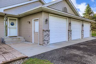 7335 Woodland Trail, Rockford, MN 55373 - Photo 6