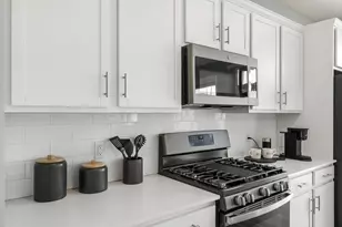 9257 4th St N, Lake Elmo, MN 55042 - Photo 6