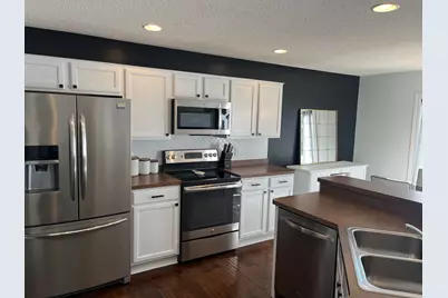 495 Pleasant Court, Chaska, MN 55318 - Photo 2