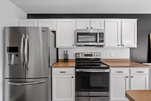 495 Pleasant Ct, Chaska, MN 55318 - Photo 4