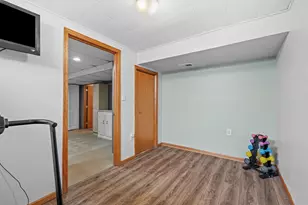 239 Highwood Dr, Chaska, MN 55318 - Photo 20