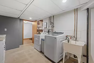 239 Highwood Dr, Chaska, MN 55318 - Photo 18