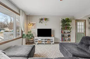 239 Highwood Dr, Chaska, MN 55318 - Photo 6