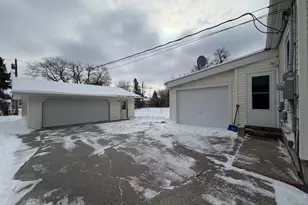 818 16th St N, Moorhead, MN 56560 - Photo 2