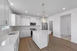 7547 Upper 42nd St N, Oakdale, MN 55128 - Photo 6