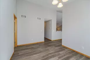 7813 Elm Grove Ave, New Hope, MN 55428 - Photo 10