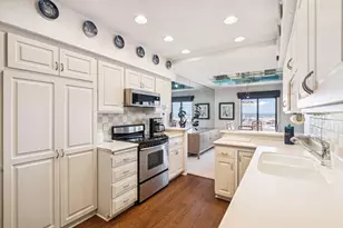 1235 Yale Pl, Minneapolis, MN 55403 - Photo 2