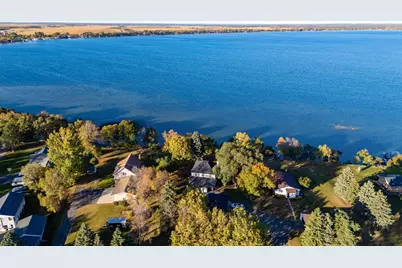 405 E Summit Street, Battle Lake, MN 56515 - Photo 2