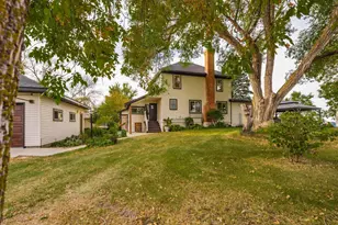 405 E Summit St, Battle Lake, MN 56515 - Photo 8