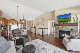 10792 Retreat Ln, Woodbury, MN 55129 - Photo 4