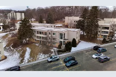 358 Elton Hills Drive NW #11, Rochester, MN 55901 - Photo 4