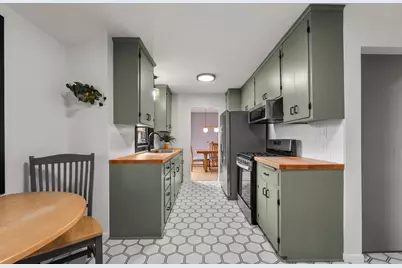 10617 Thomas Avenue S, Bloomington, MN 55431 - Photo 8