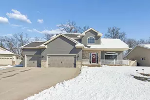 828 Wollak Way, Sauk Rapids, MN 56379 - Photo 2