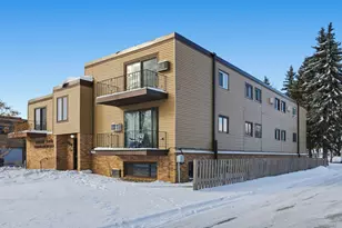 1219 7th St S, Moorhead, MN 56560 - Photo 2