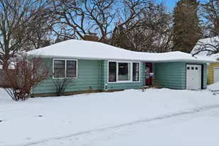 602 4th St S, Moorhead, MN 56560 - Photo 2