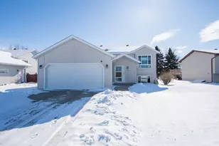 2606 33rd Ave S, Fargo, ND 58104 - Photo 2