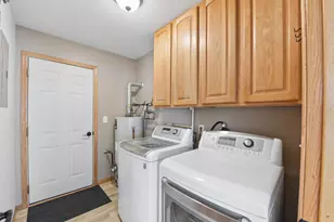 941 W Edge Pl, New Richmond, WI 54017 - Photo 16