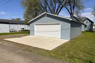 514 E Hampden Ave, Fergus Falls, MN 56537 - Photo 32
