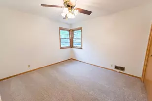 973 Bidwell St, West Saint Paul, MN 55118 - Photo 16