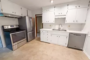 973 Bidwell St, West Saint Paul, MN 55118 - Photo 2