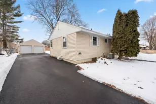 973 Bidwell St, West Saint Paul, MN 55118 - Photo 6