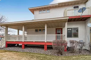 8635 Tessman Cir N, Brooklyn Park, MN 55445 - Photo 4