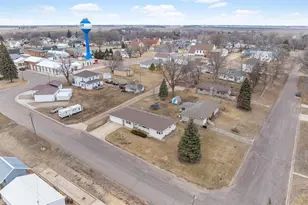 204 1st St, Welcome, MN 56181 - Photo 34