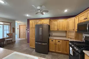 623 Hudson Dr, Paynesville, MN 56362 - Photo 4