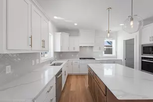 7459 Waters Edge Ave, Shakopee, MN 55379 - Photo 2