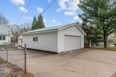 819 Hopwood Avenue, Menomonie, WI 54751 - Photo 10