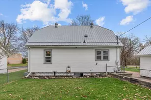 819 Hopwood Ave, Menomonie, WI 54751 - Photo 8