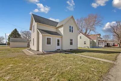 209 Division Street S, Morristown, MN 55052 - Photo 2